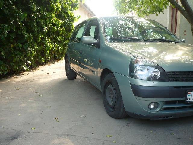 Renault Clio karosszéria javítás után