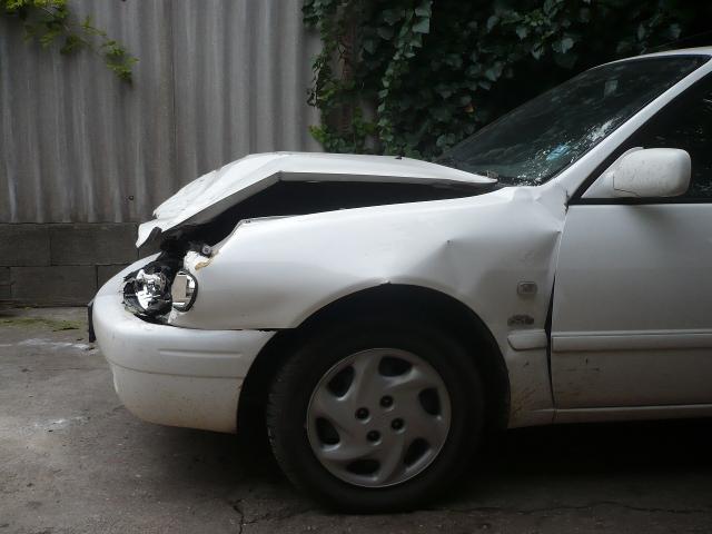 Toyota Corolla karosszéria javítás előtt